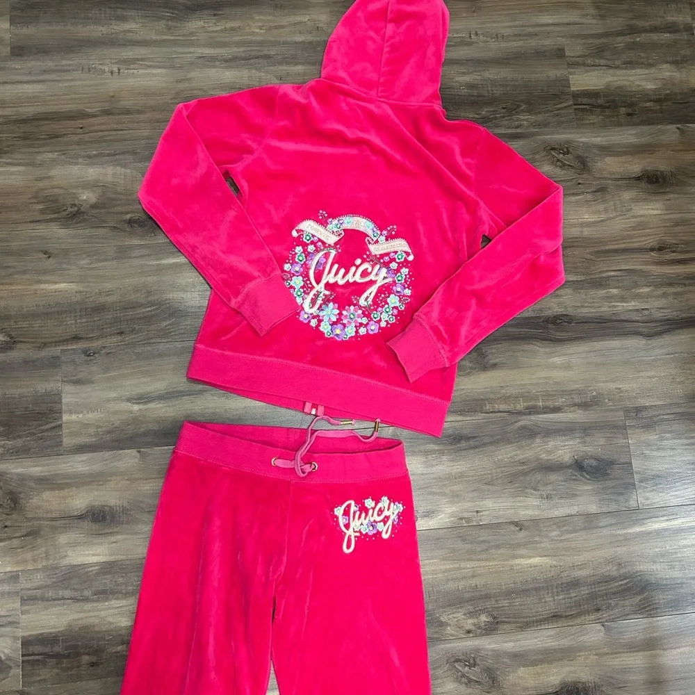 Juicy Couture Pink Velour Set - Picture 7 of 8